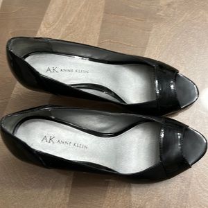 Anne Klein black shoes size 7M